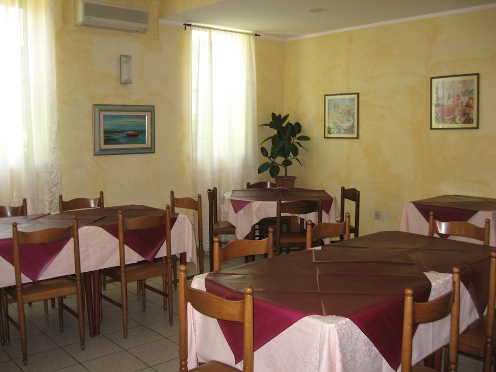 Hotel Eleonora Rimini Eksteriør billede