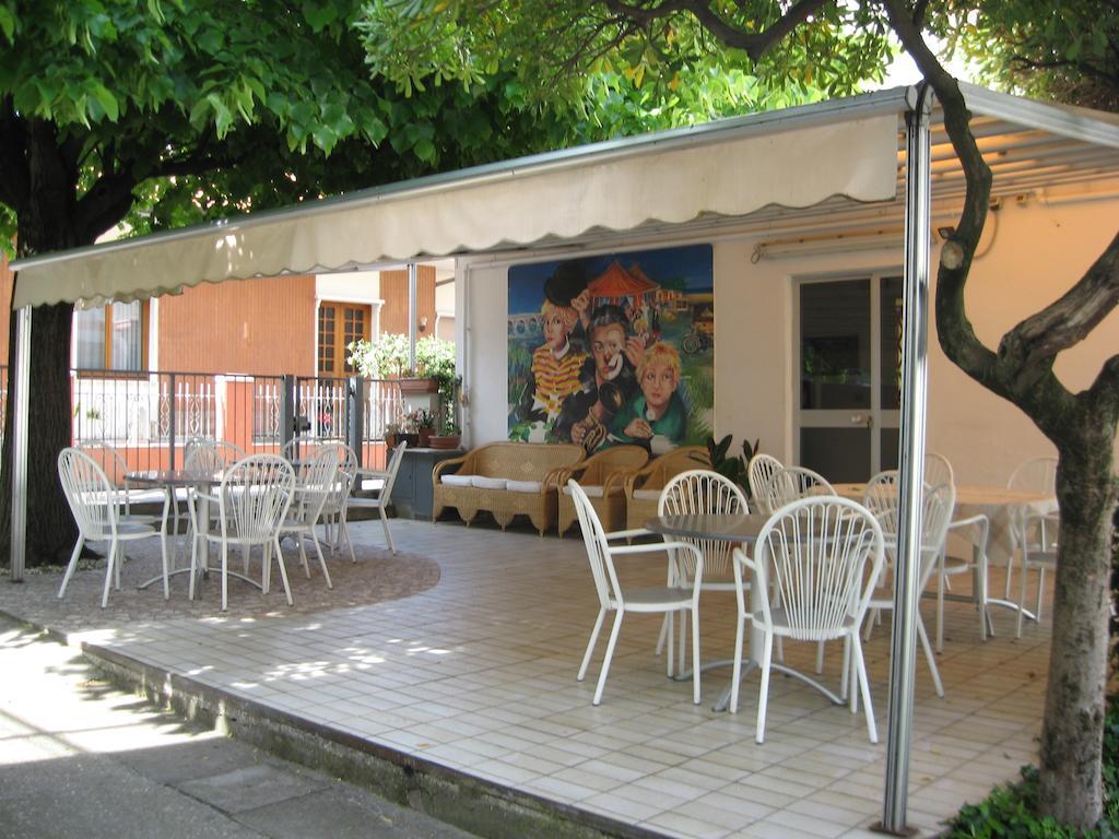 Hotel Eleonora Rimini Eksteriør billede