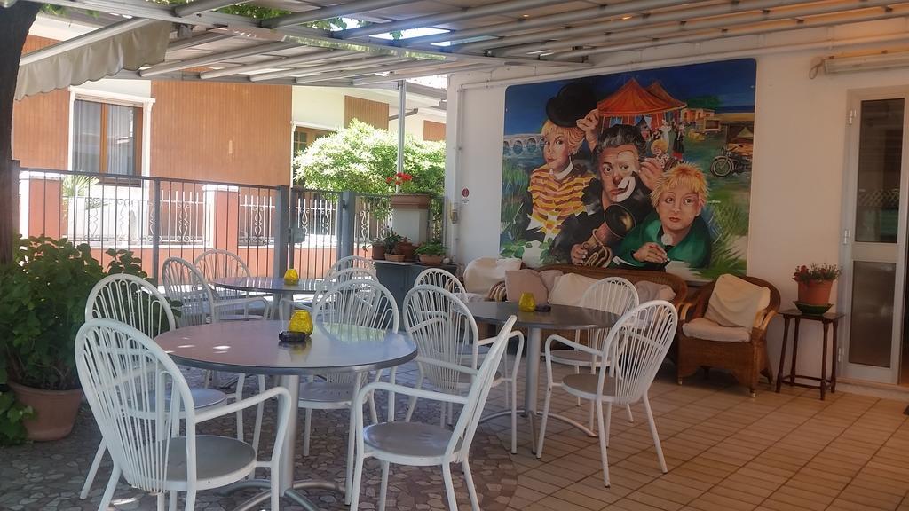 Hotel Eleonora Rimini Eksteriør billede