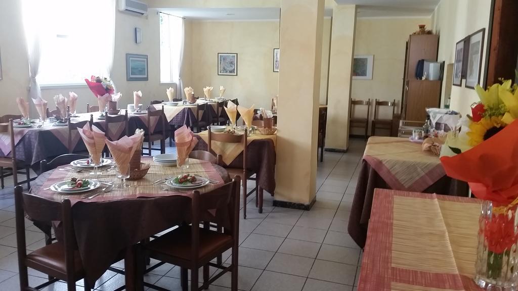 Hotel Eleonora Rimini Eksteriør billede