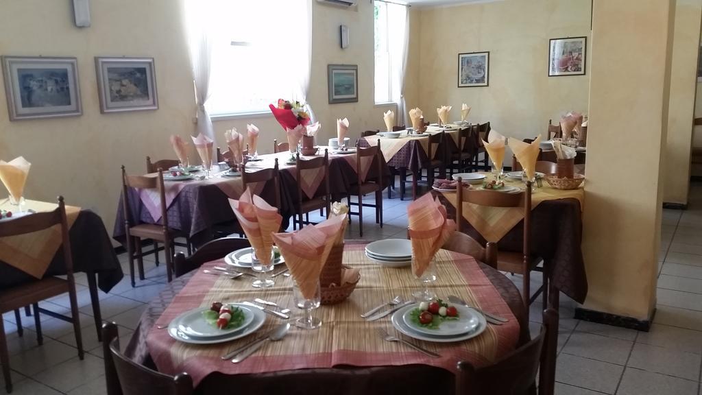 Hotel Eleonora Rimini Eksteriør billede